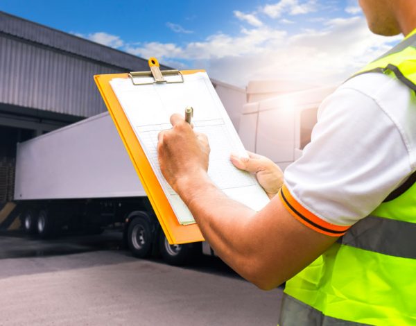 ¿Aún tienes dudas de cómo integrar el almacenaje y la distribución en tu estrategia logística? Descubre cómo en este post.