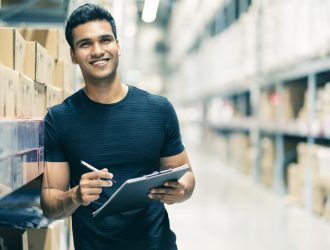 ¿Quieres trabajar en un centro logístico? Descubre los perfiles que tendrán más demanda en 2023.