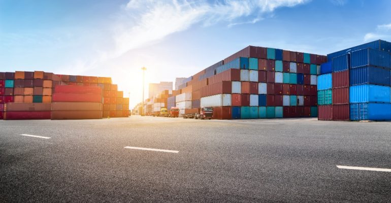 Diseña e implementa tu estrategia de cross dock de principio a fin con un centro logístico eficiente y a la medida de tus necesidades.