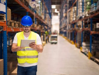 Haz que tus envíos sean gestionados con la sostenibilidad de un almacén comprometido con tu empresa y con tus productos.