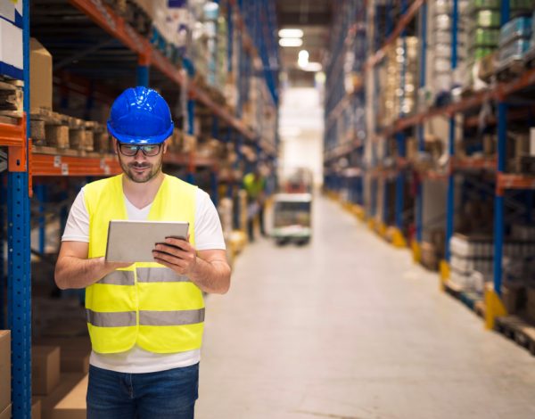 Haz que tus envíos sean gestionados con la sostenibilidad de un almacén comprometido con tu empresa y con tus productos.