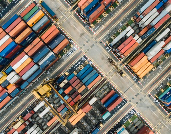 Descubre los procesos básicos de un centro de distribución logística y aprovéchalos para optimizar tu negocio.